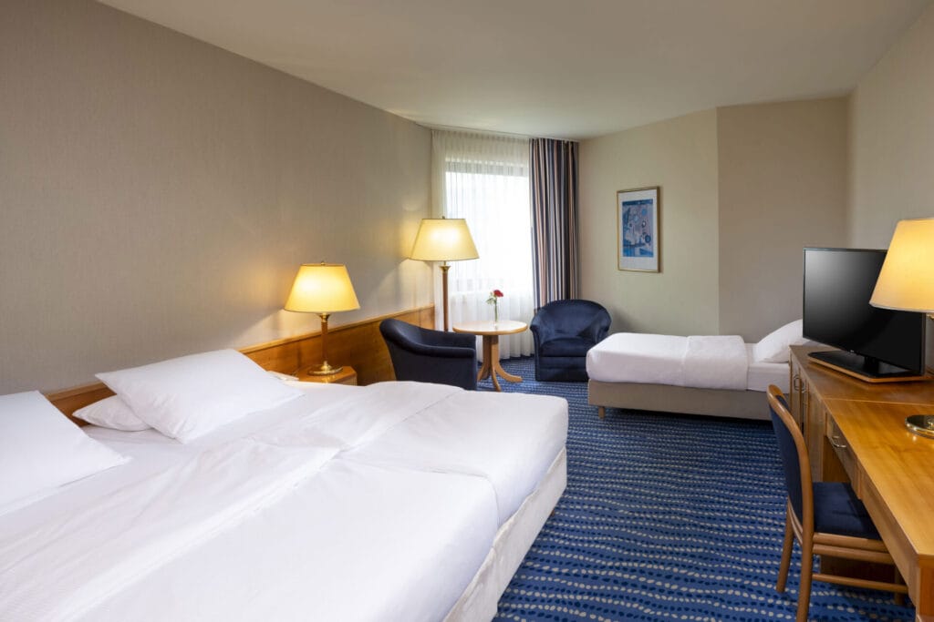 Hotelzimmer mit Doppelbett