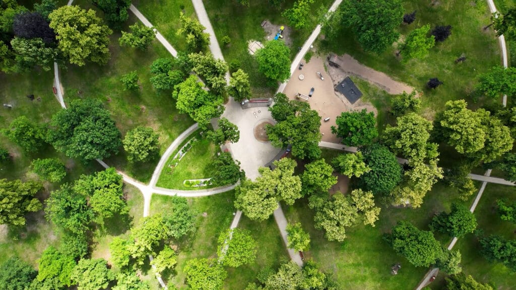 thumbnail of Clara-Zetkin-Park 1 (c) Torsten Kaiser